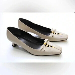 Stuart Went low heels